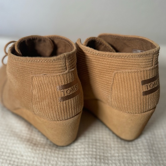 Tom’s corduroy wedge lace up tan bootie, women’s 8, EUC - Picture 4 of 5